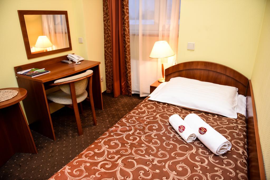 Hotel Wityng Ślesin Zimmer foto
